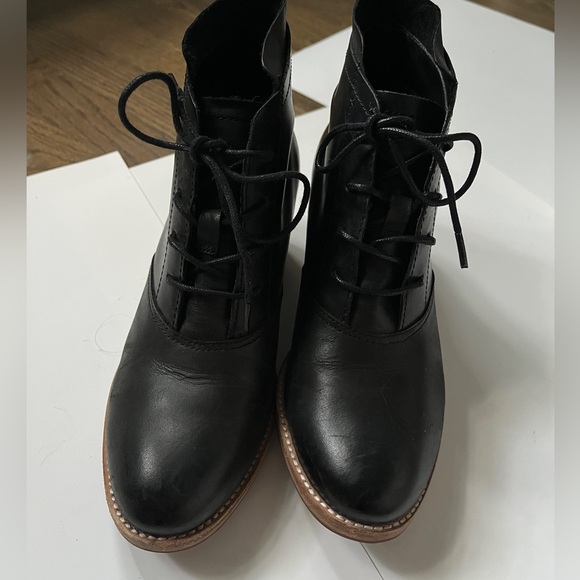 Whimsygoth Dark Academia Black leather lace up ankle boot - Picture 11 of 12